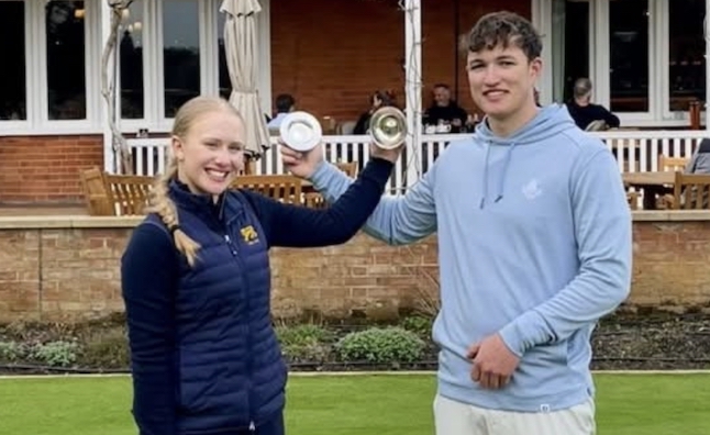 Teenage duo claim Sunningdale Foursomes title – Golf News Teenage duo claim Sunningdale Foursomes title - Golf News