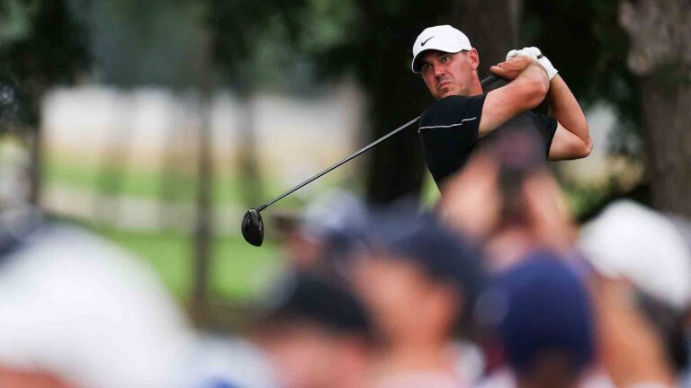 Brooks Koepka shoots best score this year, after a day in the 'warehouse'
