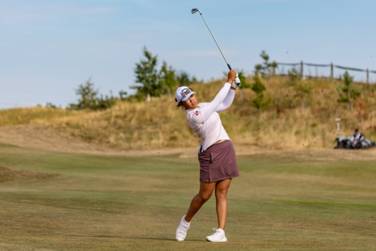 Hull in touch as Huang holds onto lead at PIF London Championship - Golf News